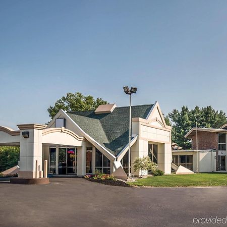 Rodeway Inn Greenfield Exterior foto